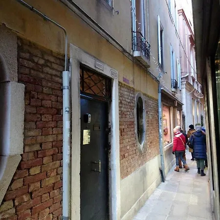 San Marco 1825 Apartman *