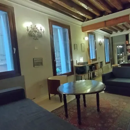 San Marco 1825 Apartment *